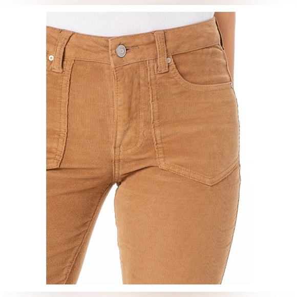 259. Celebrity Pink Women’s Mid Rise Flare Jeans - Picture 4 of 4